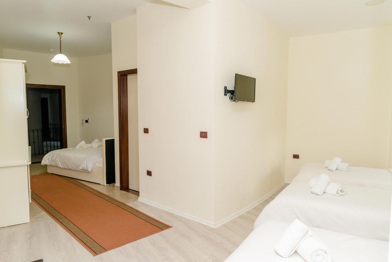 Hotel George Korça Kültér fotó