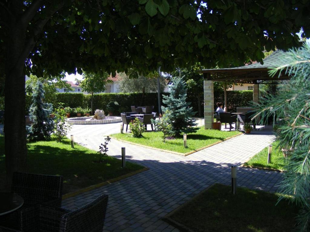 Hotel George Korça Kültér fotó