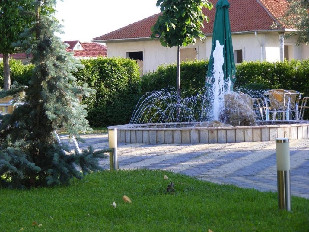 Hotel George Korça Kültér fotó