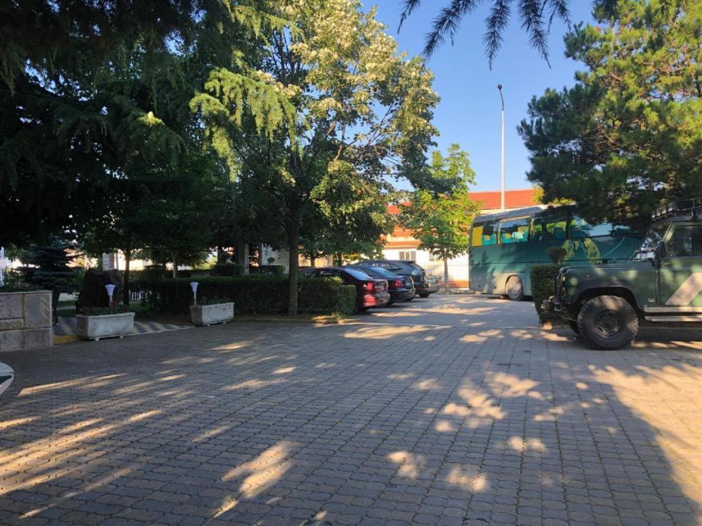 Hotel George Korça Kültér fotó
