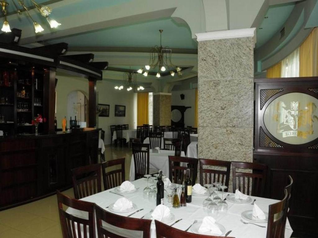 Hotel George Korça Kültér fotó